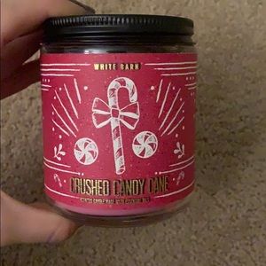 White Barn Crushed candy cane candle